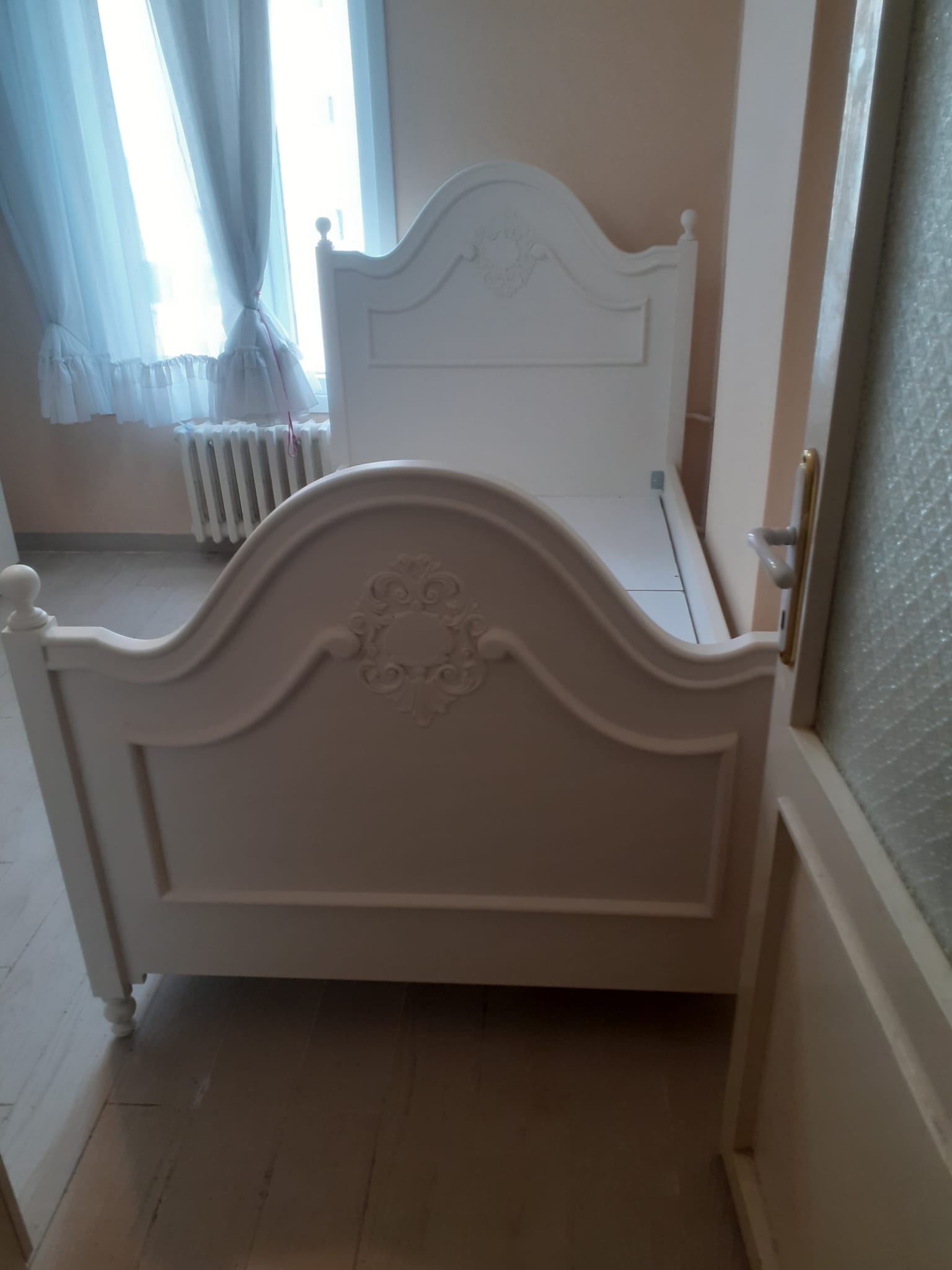 Özel üretim yatak odasi mobilya uygulamasi