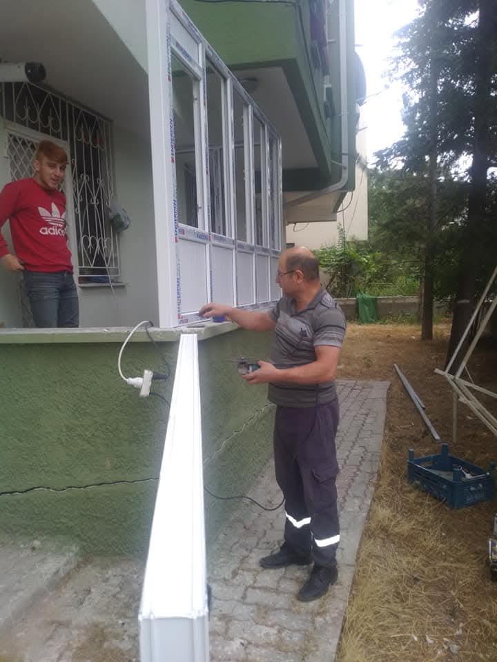 Balkon PVC doğrama montaj çalışması