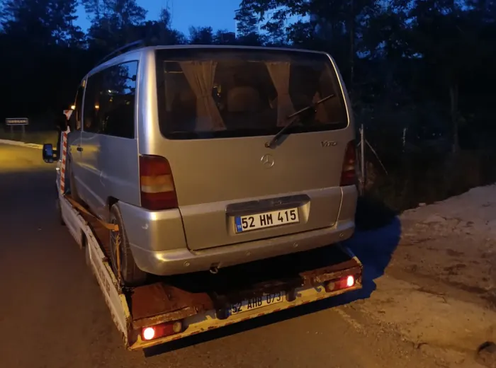 Gece oto kurtarma hizmeti